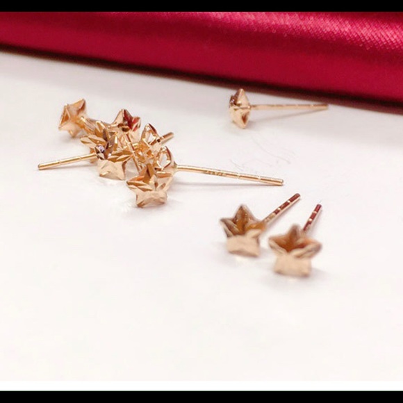 Au750 Rose Gold 3D Star Studs Earrings - Picture 2 of 5